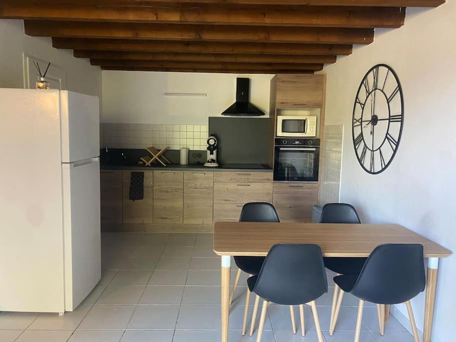 Appartement En Provence Шаторенар Экстерьер фото