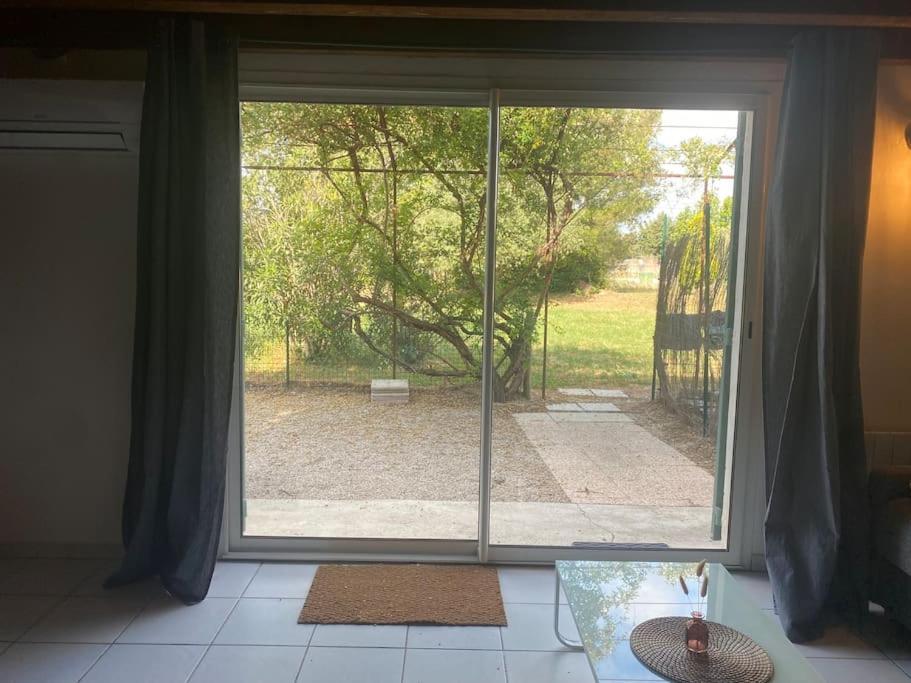 Appartement En Provence Шаторенар Экстерьер фото