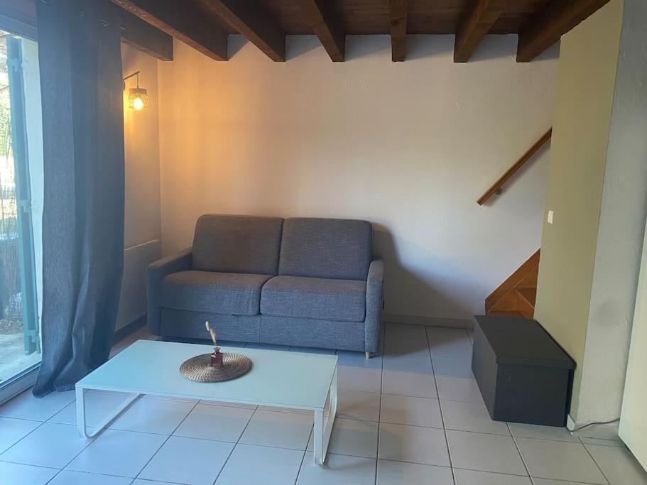 Appartement En Provence Шаторенар Экстерьер фото